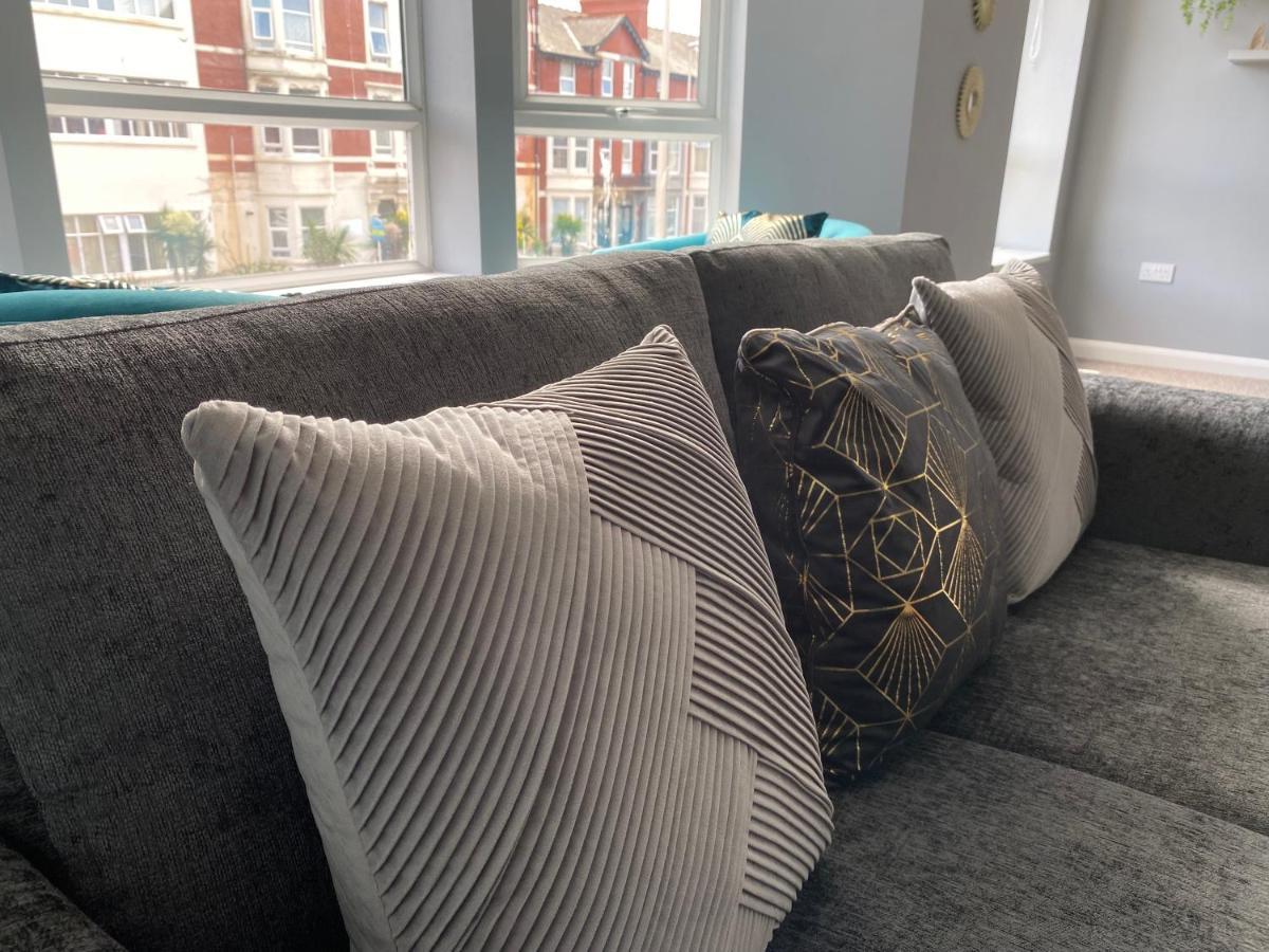 Blackpool Sleepover Apartment 4 Free Parking Sleeps 6 Экстерьер фото
